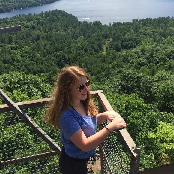 Meet your Posher, Izzy - Picture 1 of 1